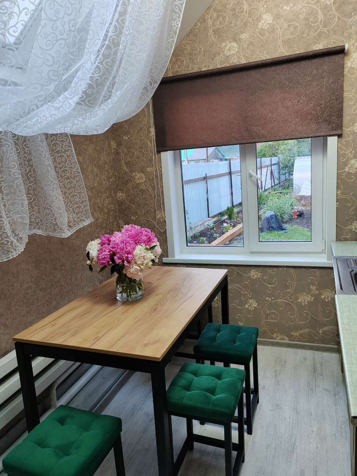 Уютный дом у реки с кафе, мангалом и Wi-Fi